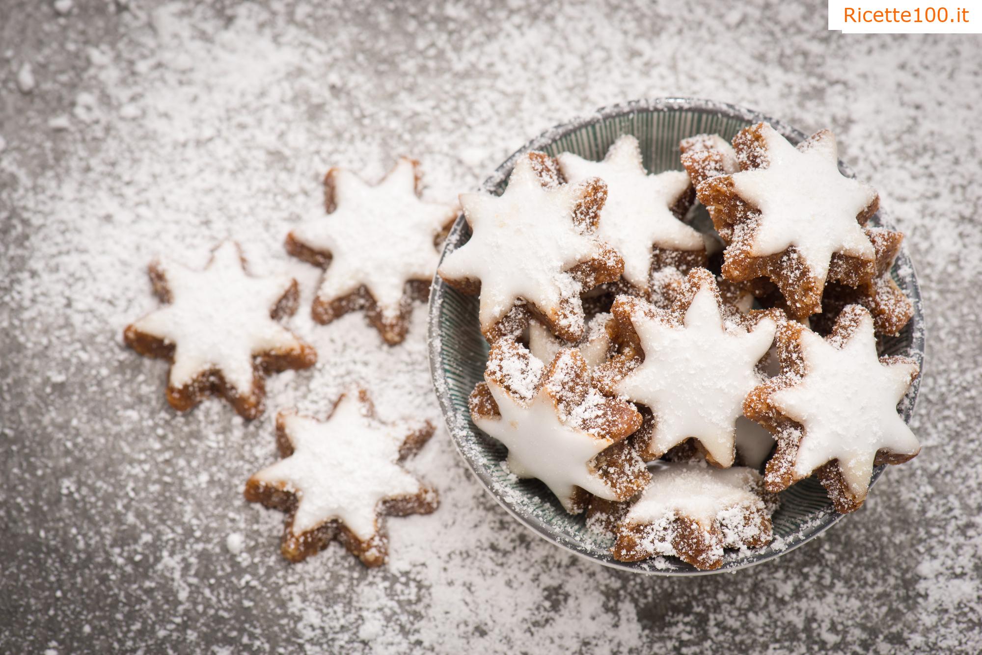 Biscotti di marzapane decorati