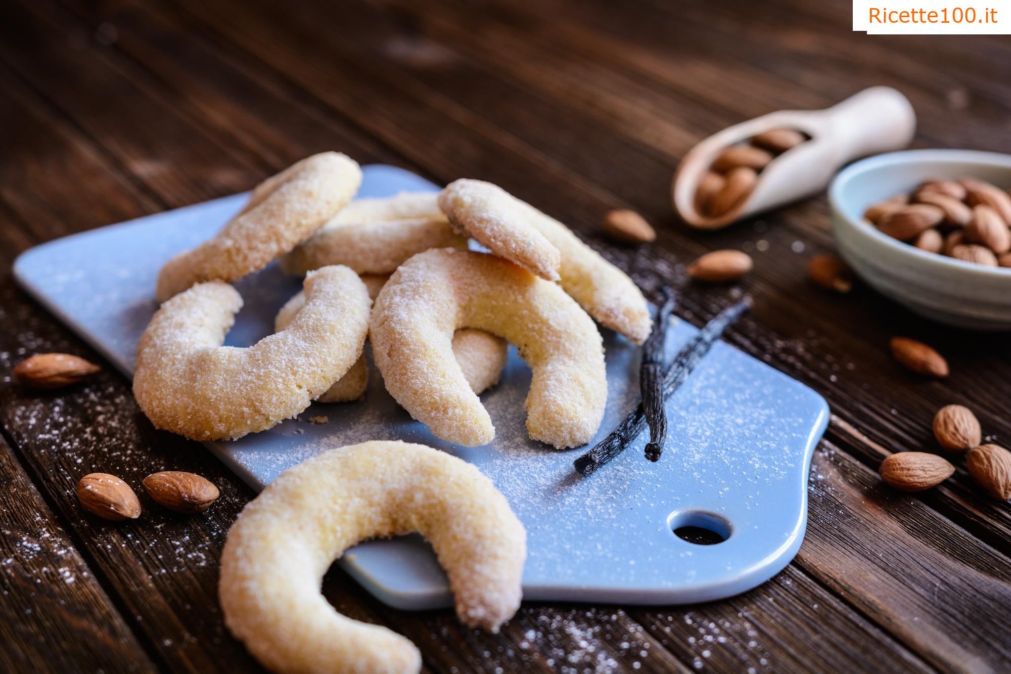 Biscotti di vaniglia con mandorle