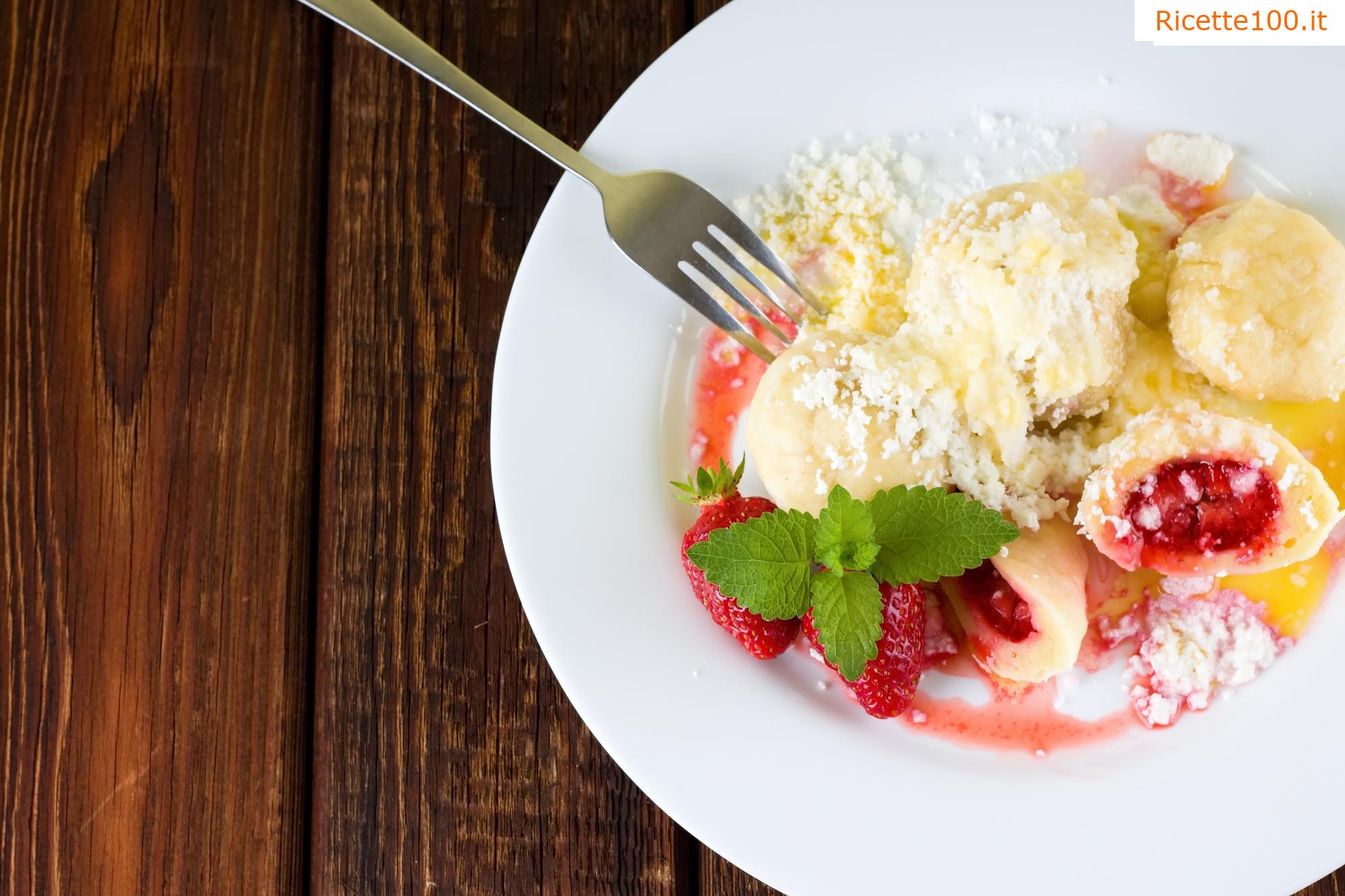 Canederli di ricotta ripieni di frutta