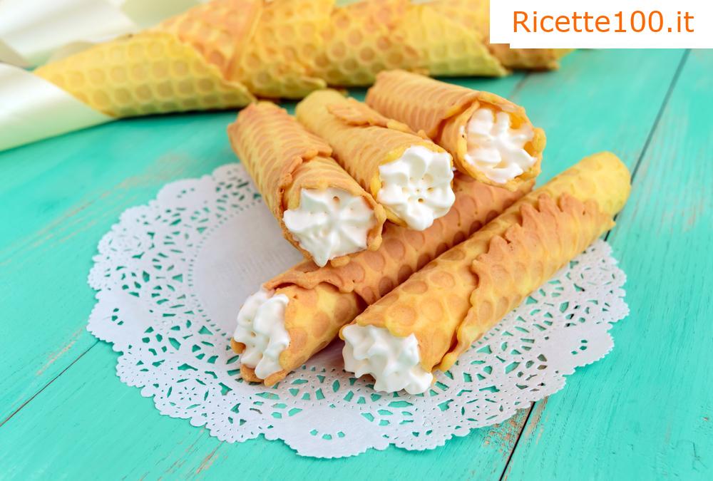 Cannoli con crema di nocciole