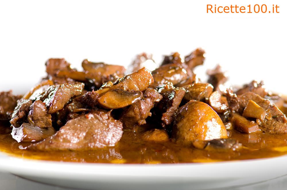 Carne di maiale con funghi e riso