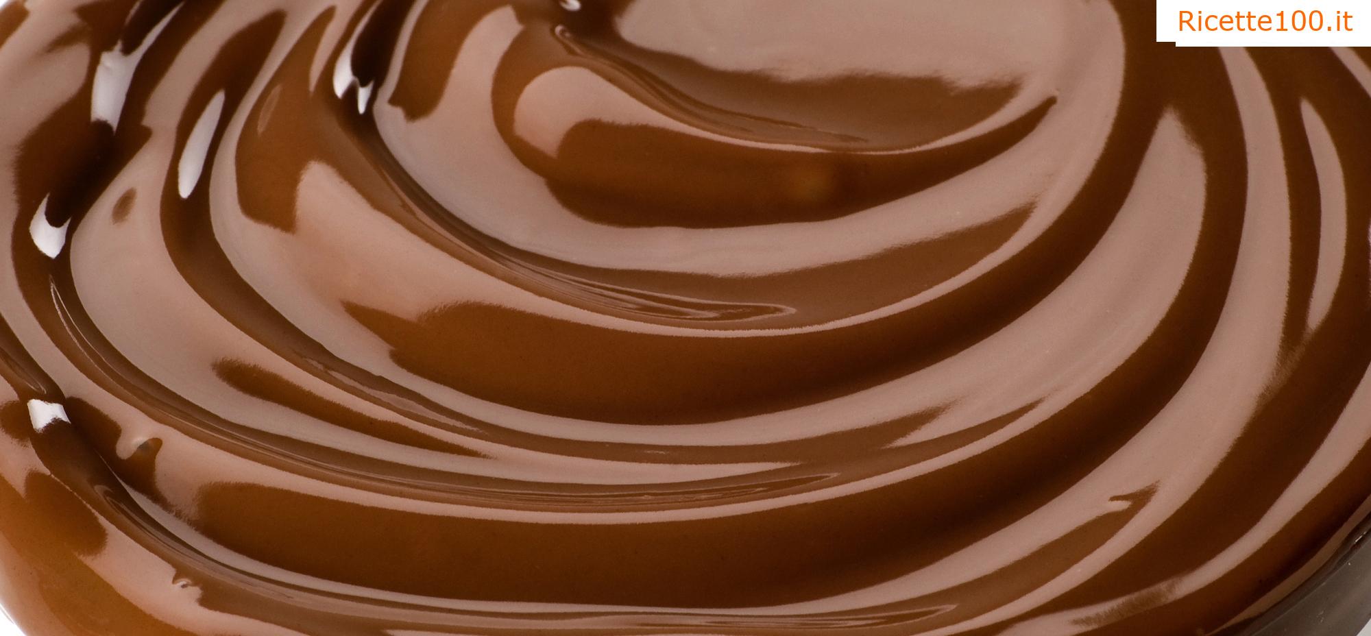 Cioccolato di Natale scuro e chiaro fatto in casa