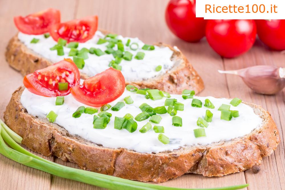 Crema di uova con formaggio e aglio