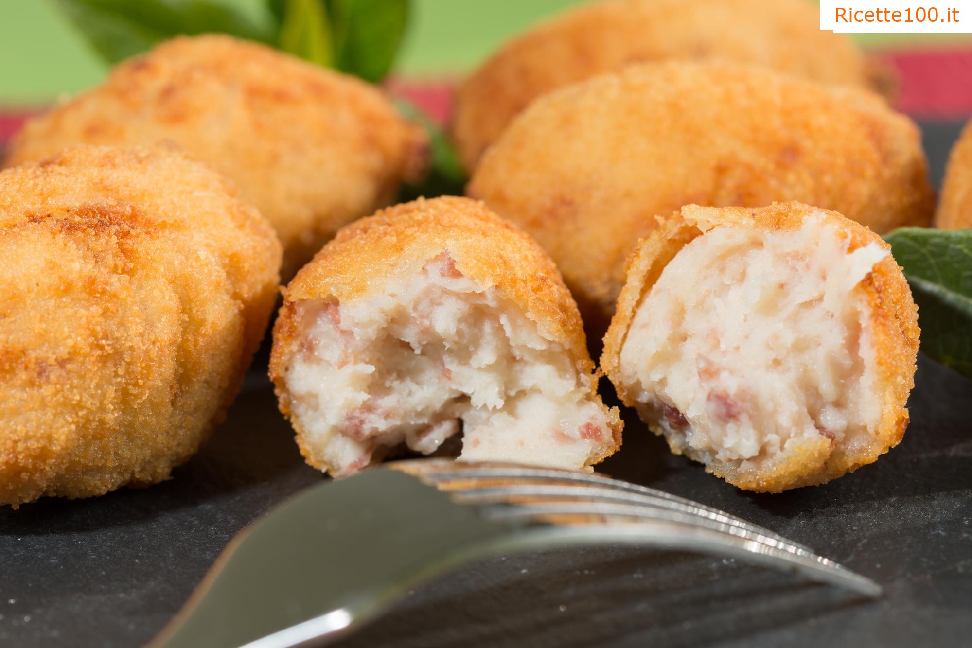 Crocchette di pollo con salsa rossa