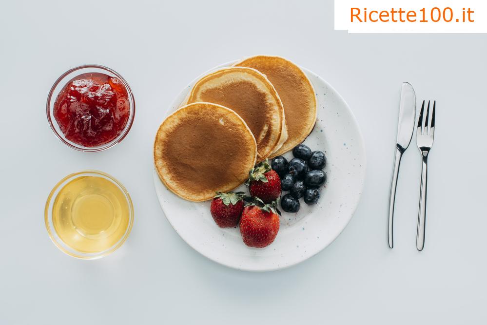 Frittelle di semi di papavero, fiocchi d'avena e panna acida