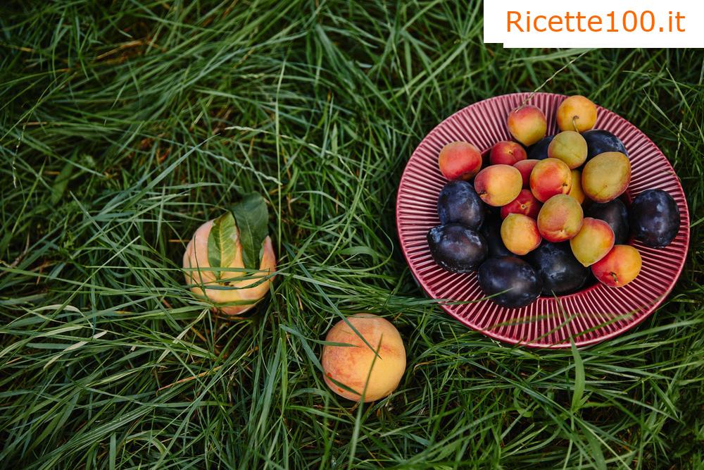 Frutta sciroppata mista