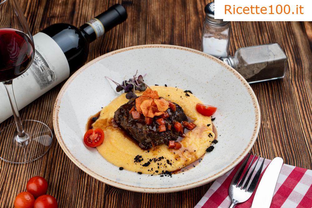 Guance di manzo al vino rosso con erbe