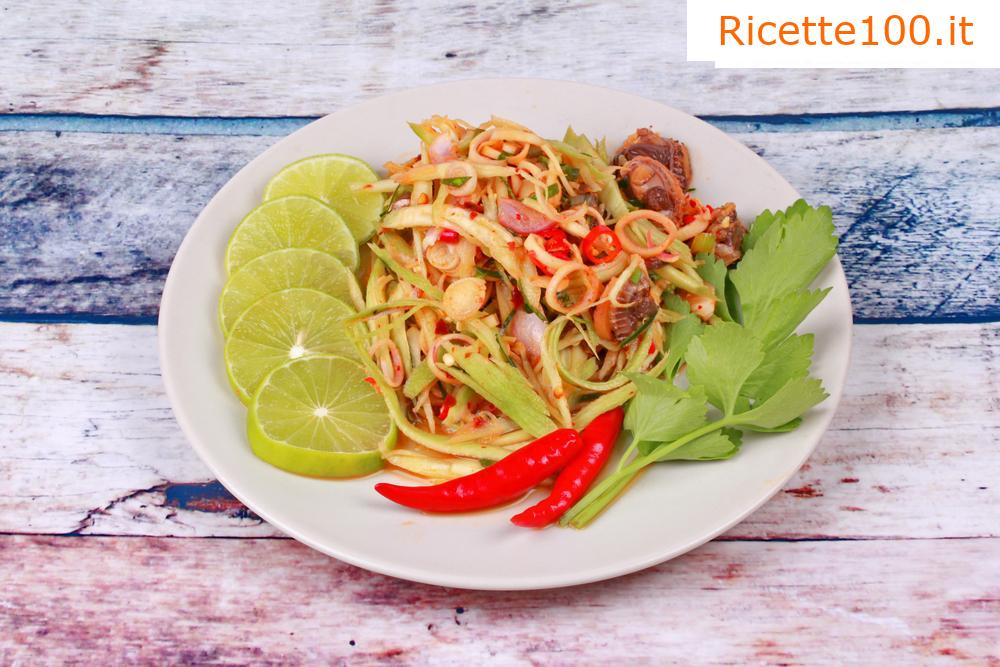 Insalata di lattuga con mango