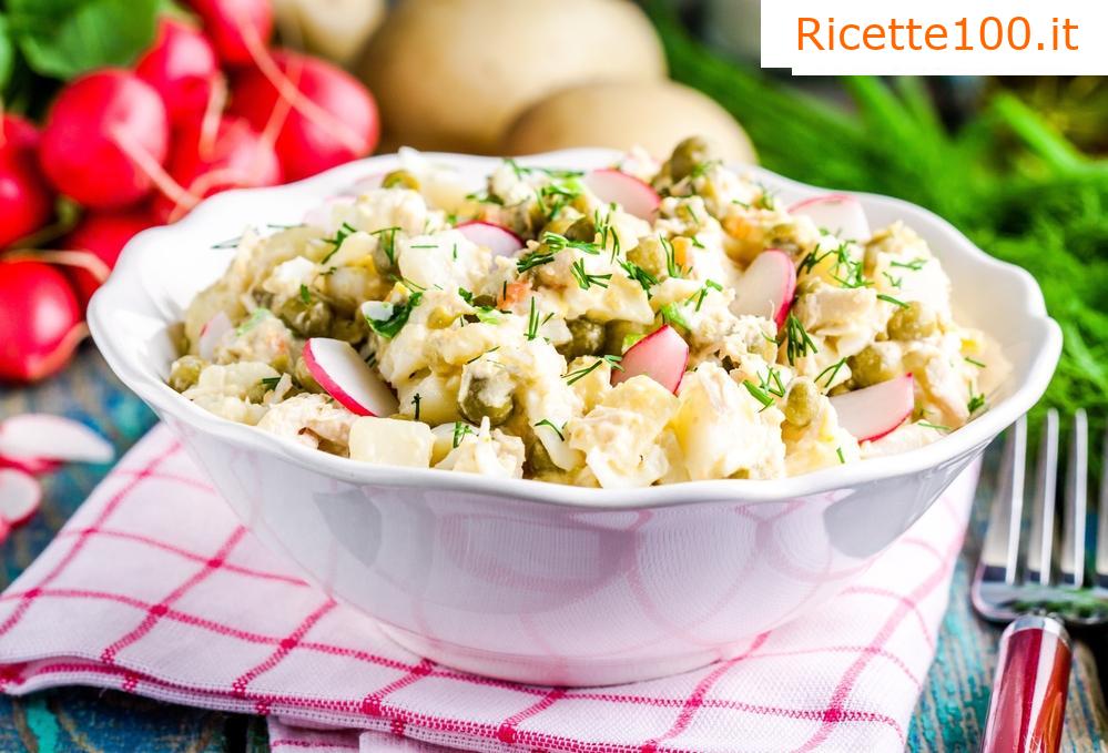 Insalata di patate con ravanelli, capperi e salsa all'uovo
