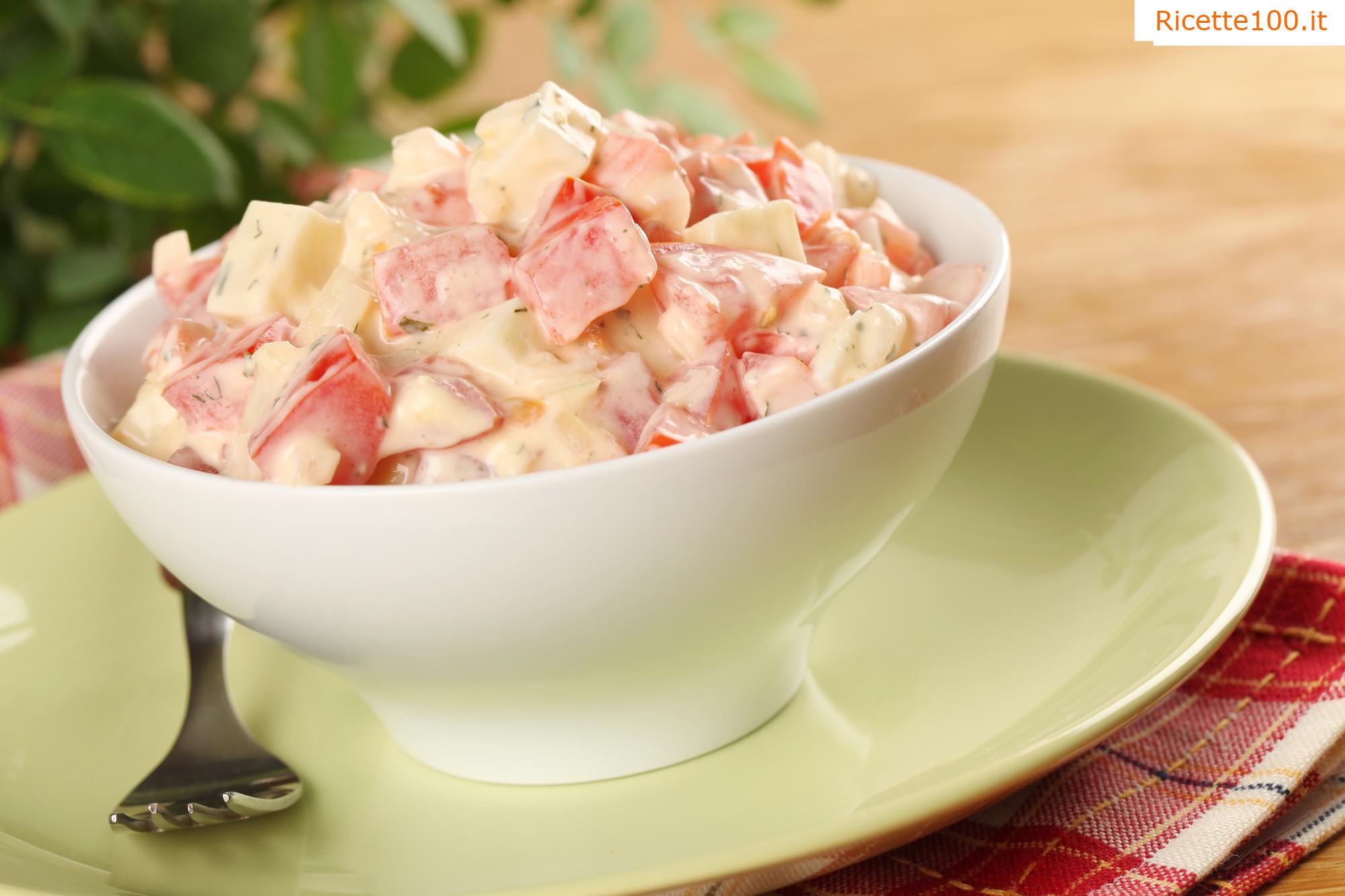 Insalata di pomodori con panna acida