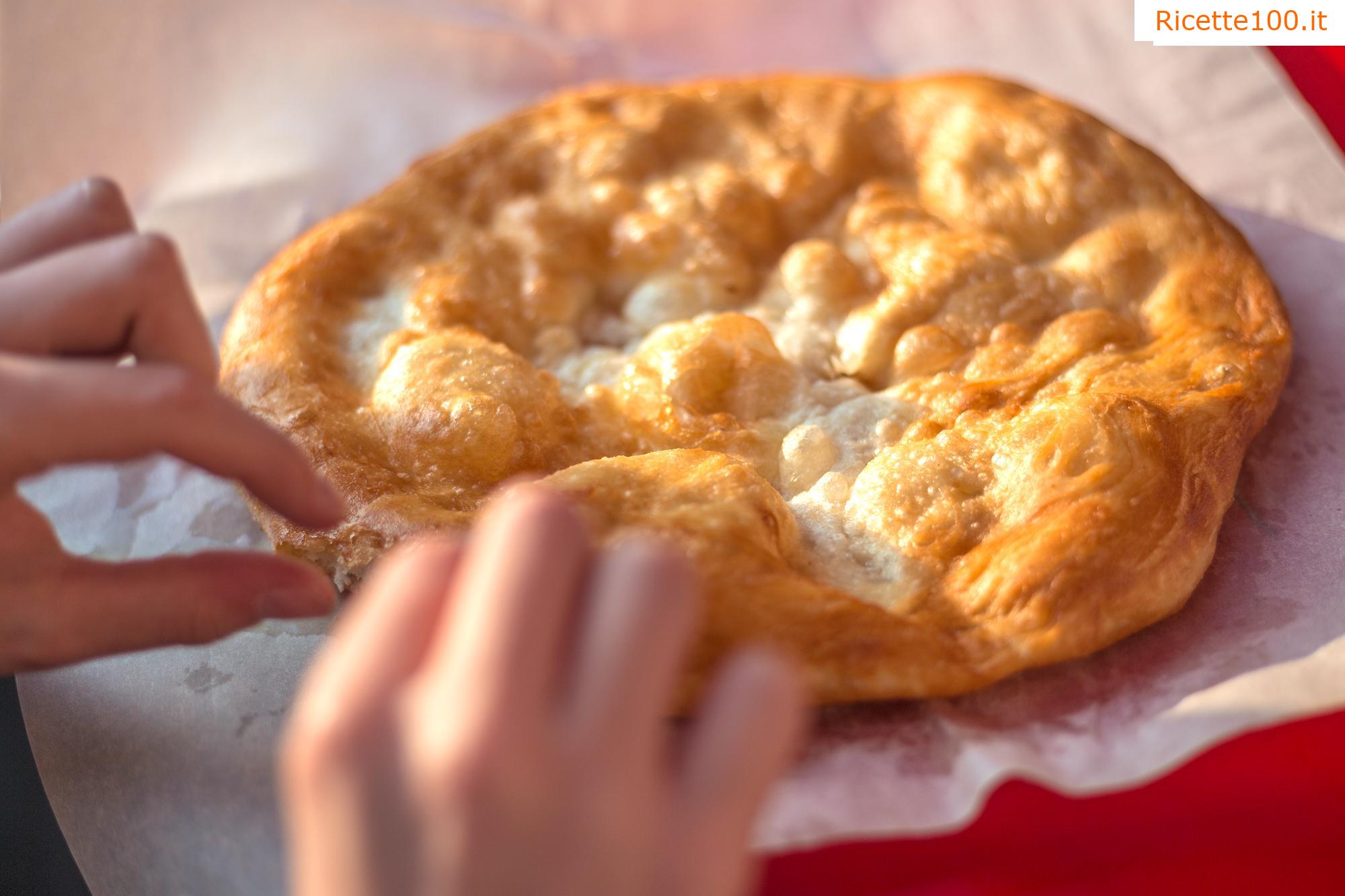 Langos con panna acida