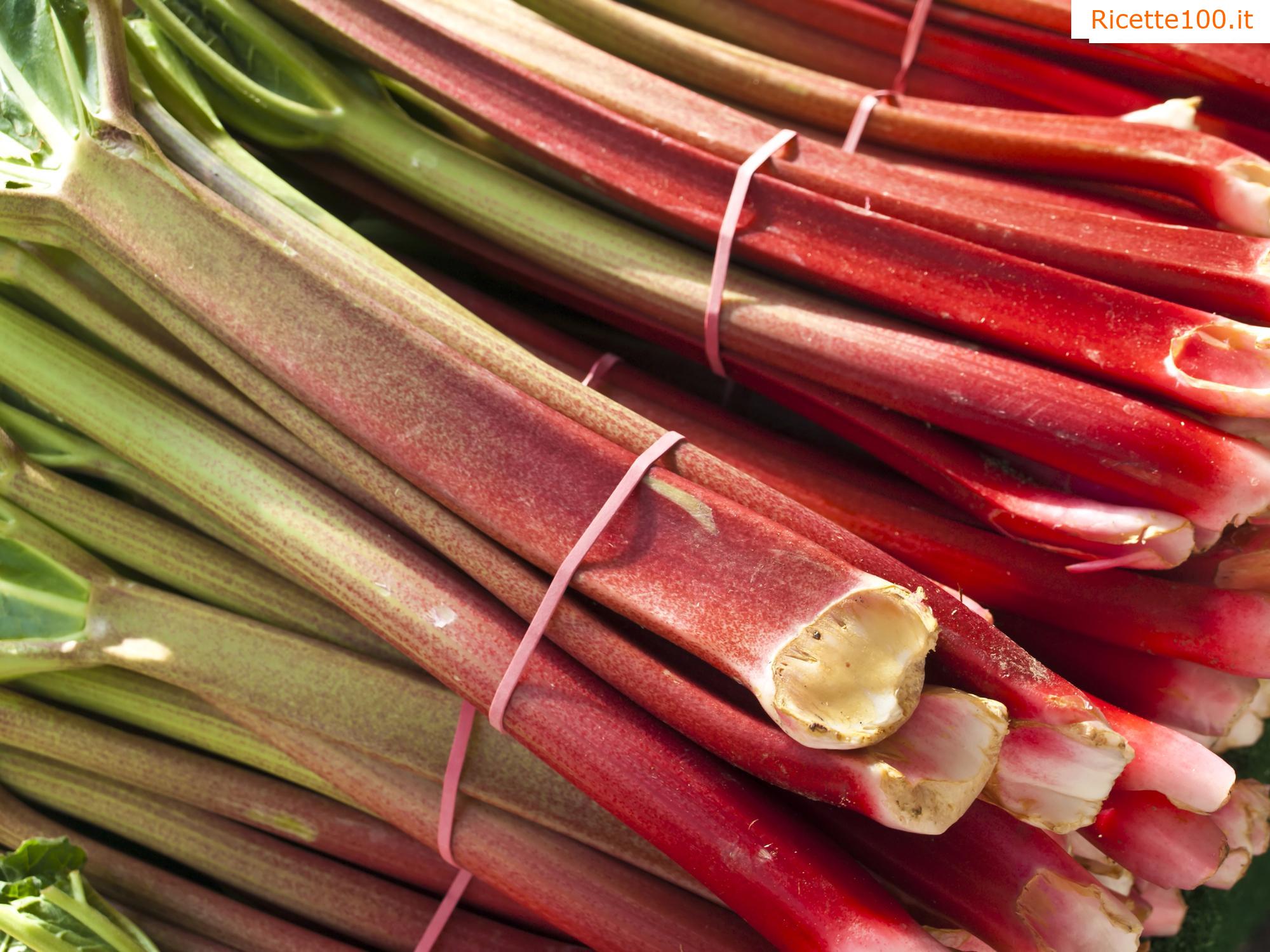Marmellata di fragole e rabarbaro
