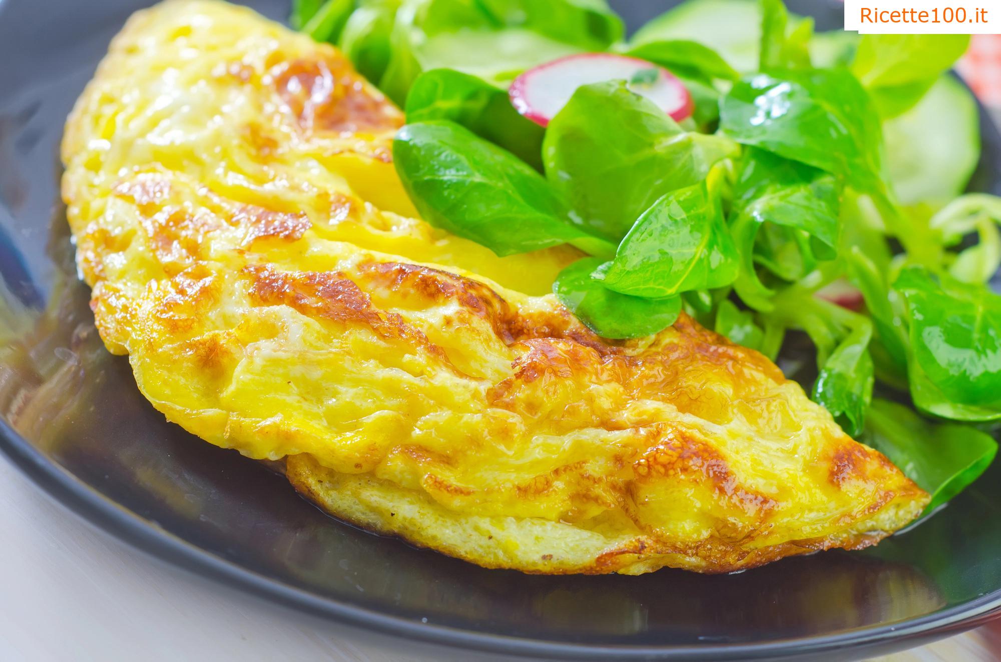 Omelette di formaggio con prosciutto