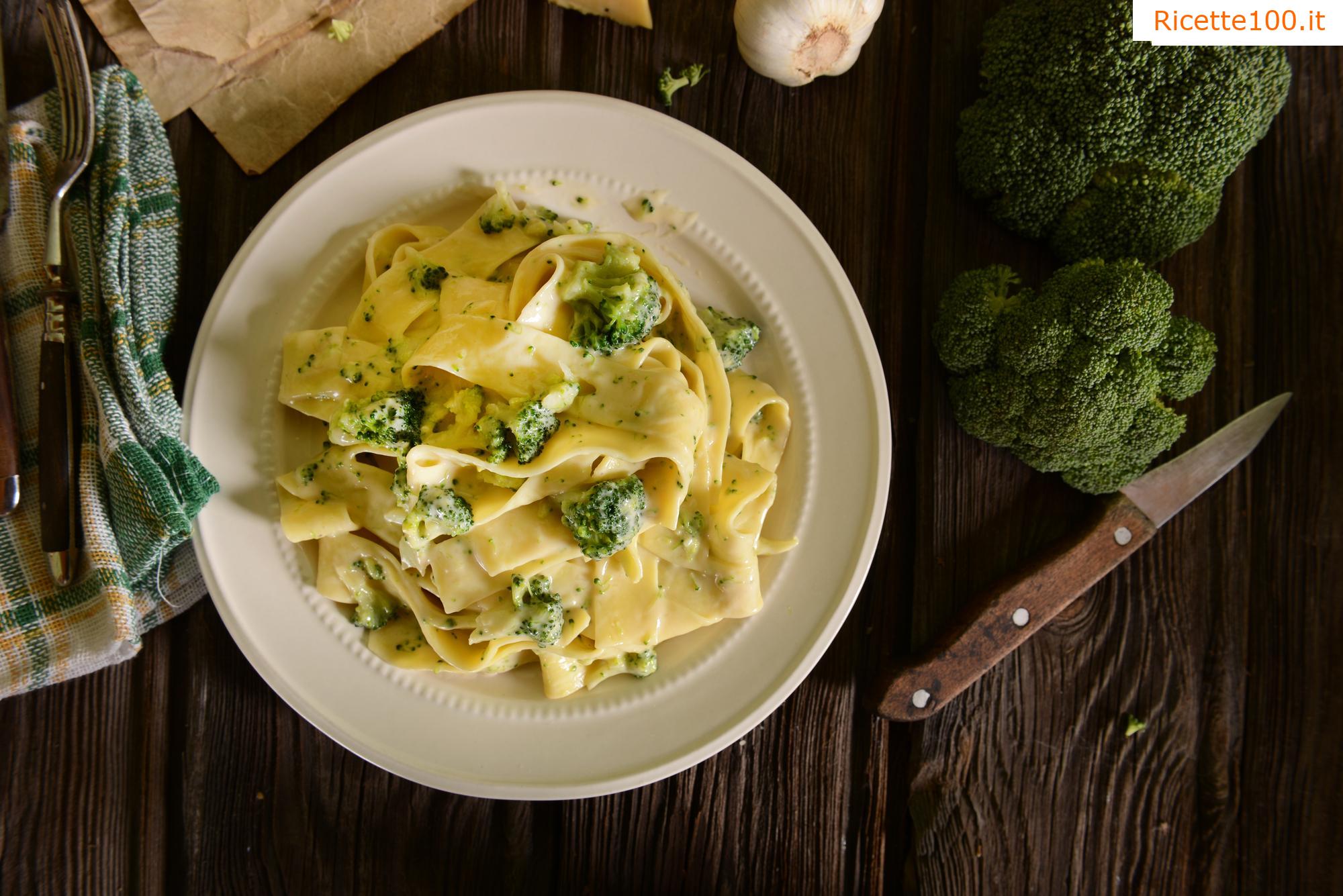 Pasta al forno con broccoli e formaggio