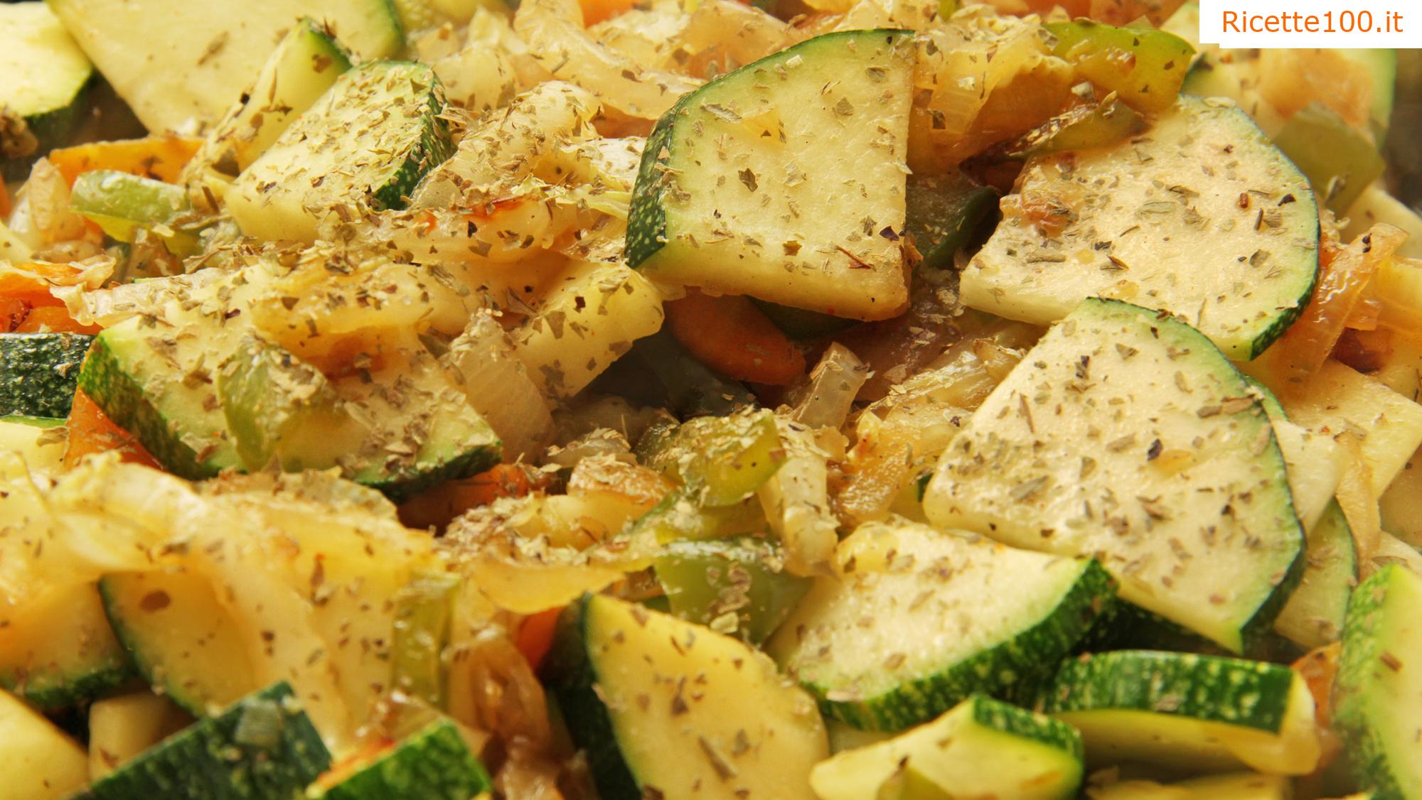 Patate al forno con verdure come contorno