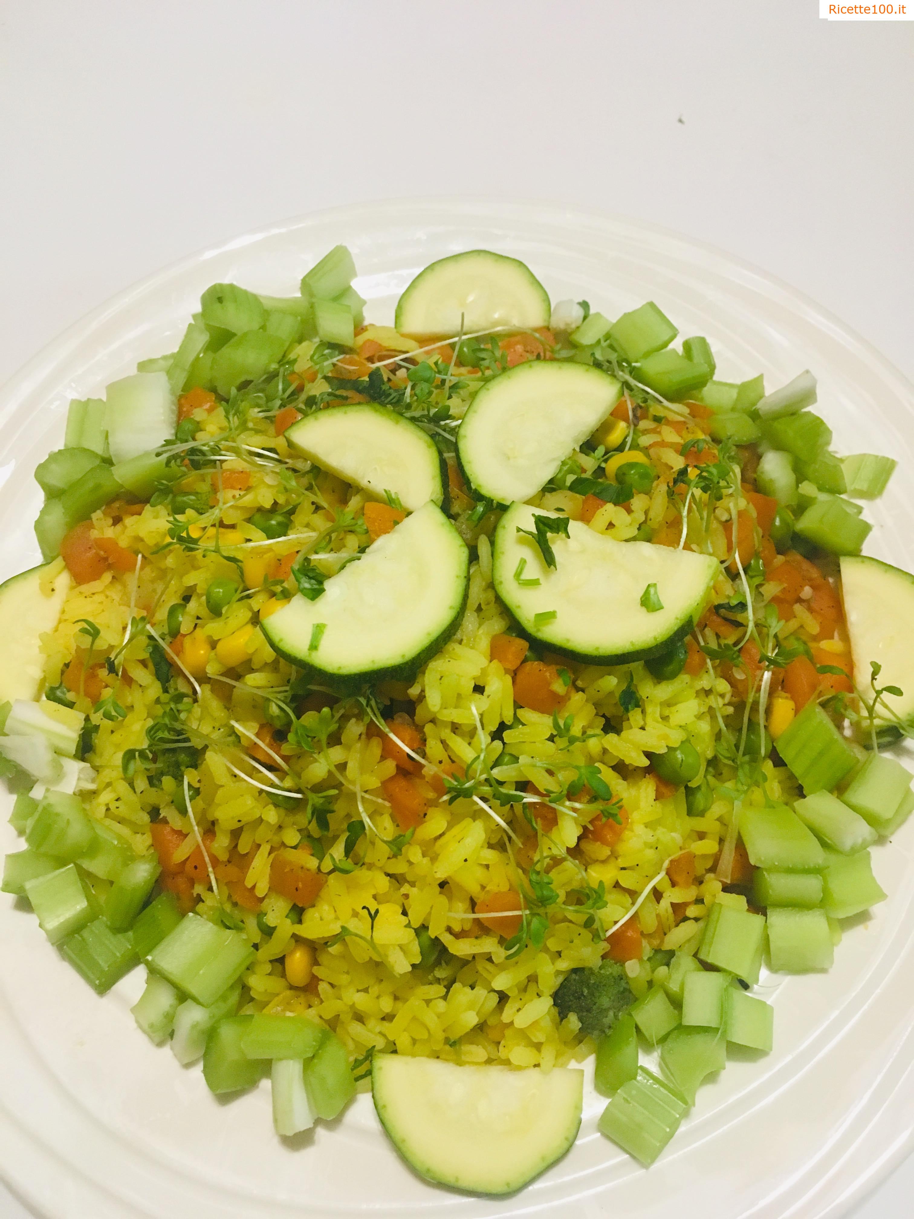 Pollo al curry con riso e verdure
