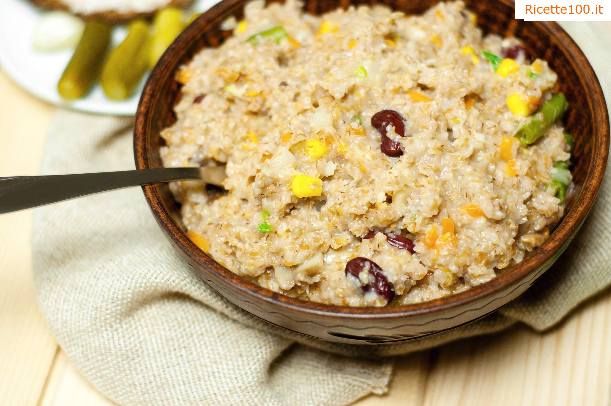 Porridge di grano saraceno con verdure