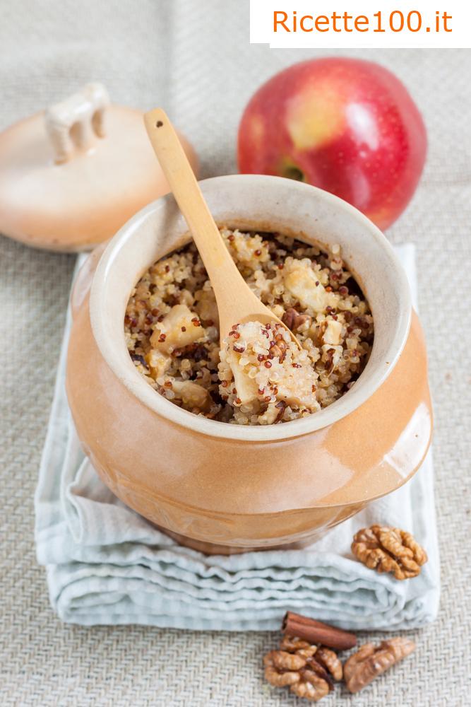 Porridge di quinoa con mele grattugiate - per i più piccoli