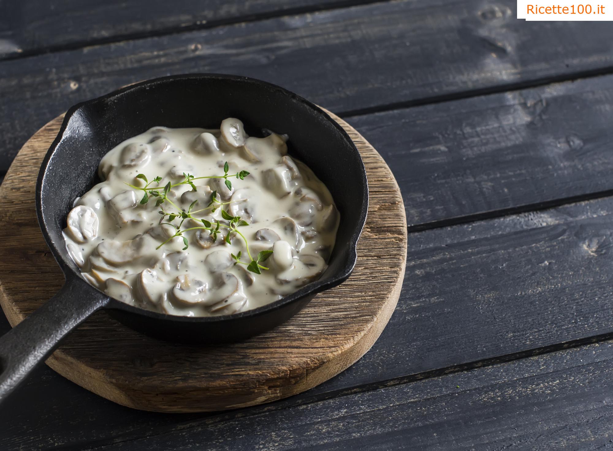 Salsa di champignon con panna acida