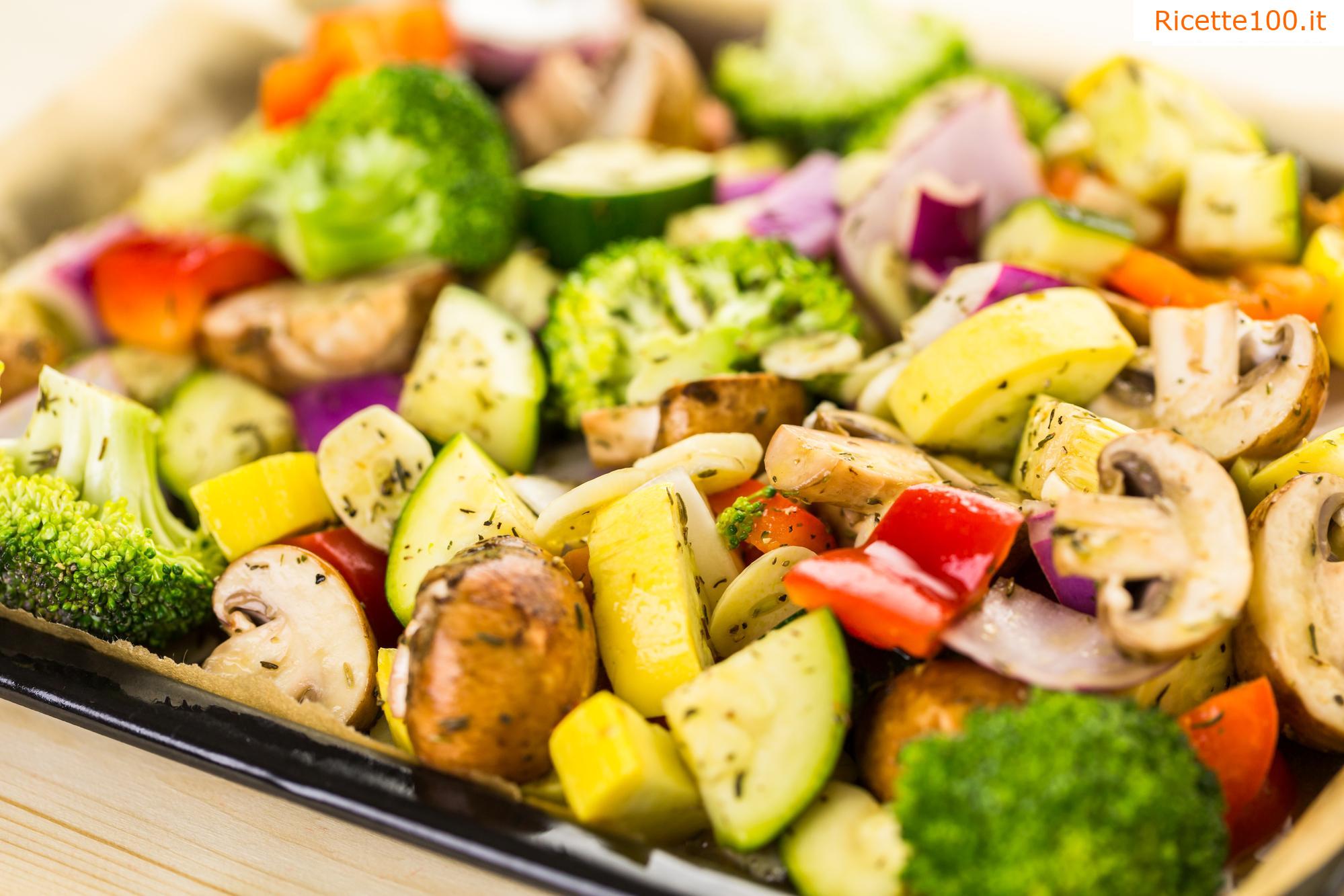 Spiedini di pollo con verdure al forno