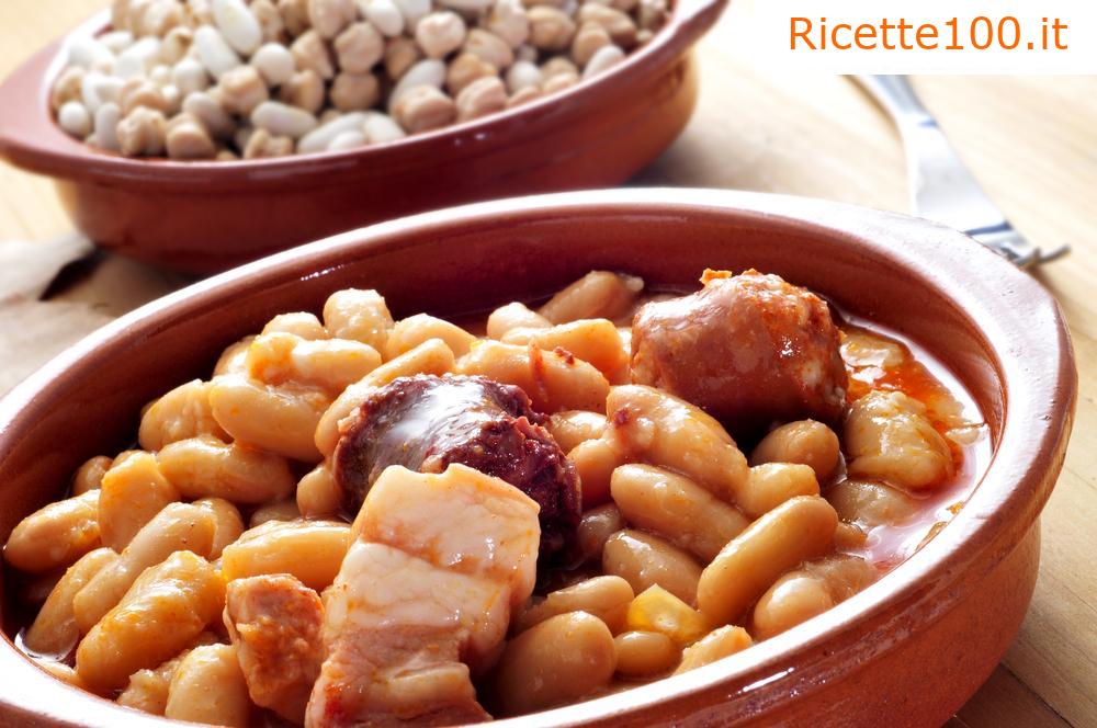 Stufato di fagioli con salumi e funghi