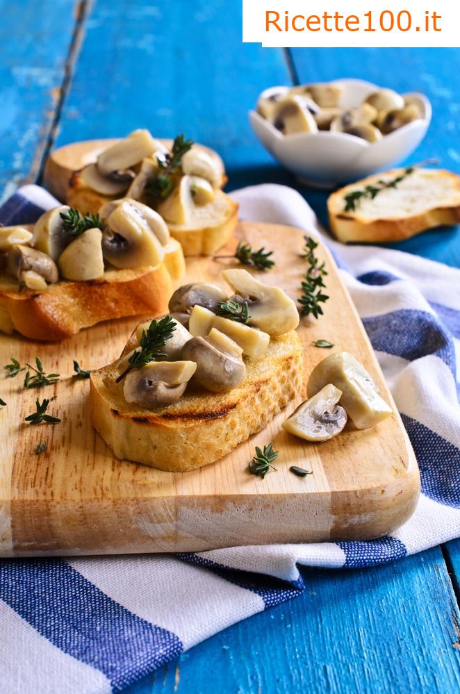 Toast con funghi