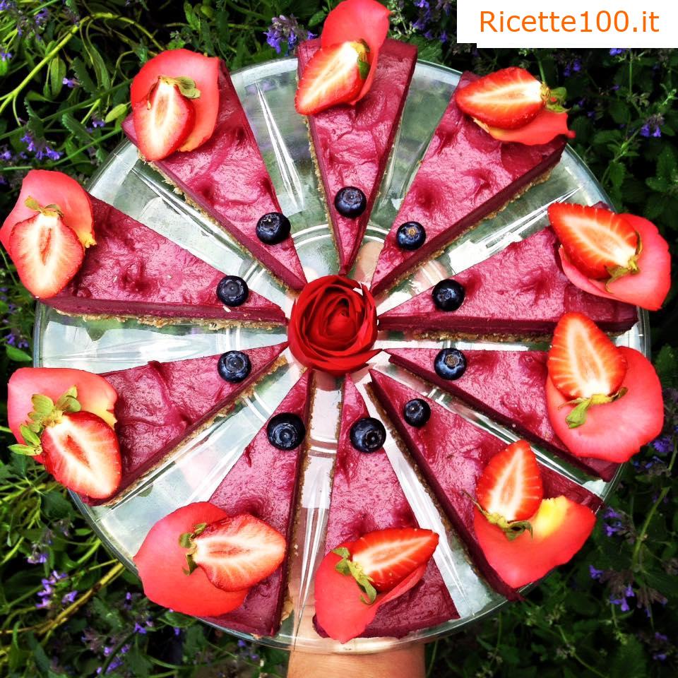 Torta di fragole raw