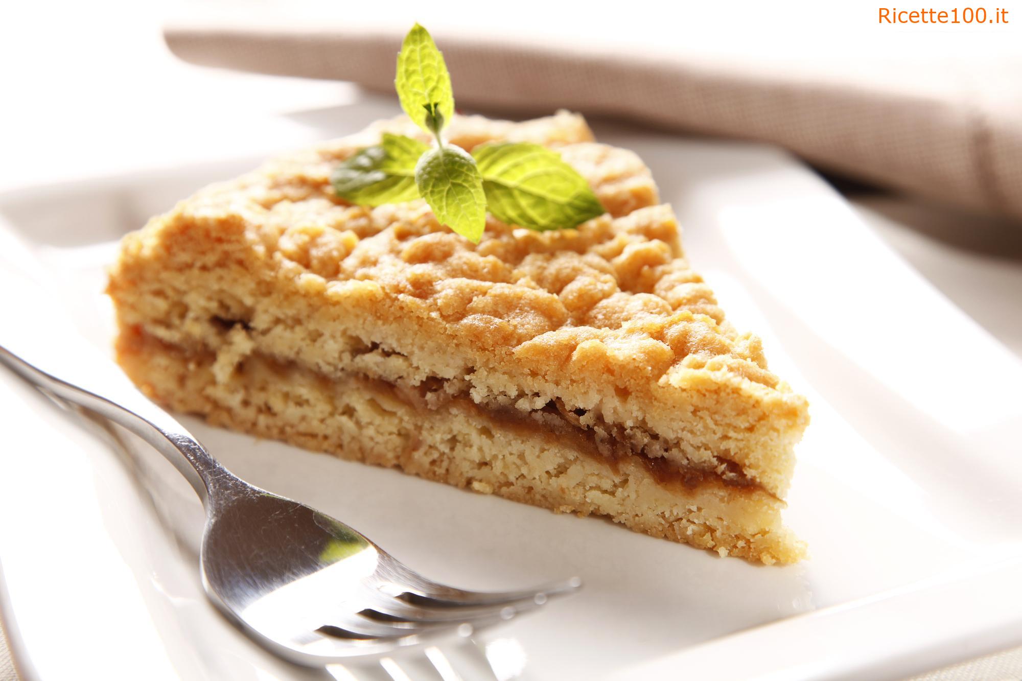 Torta di mele delicata con crema vaniglia