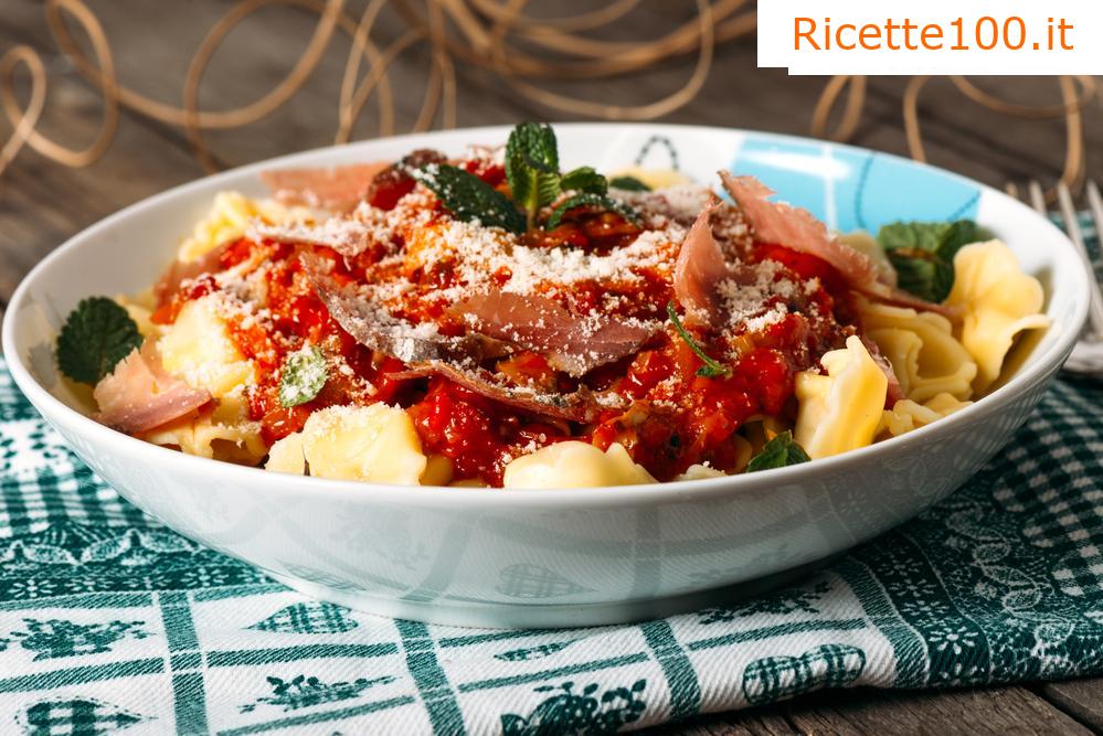 Tortellini con salsa di formaggio