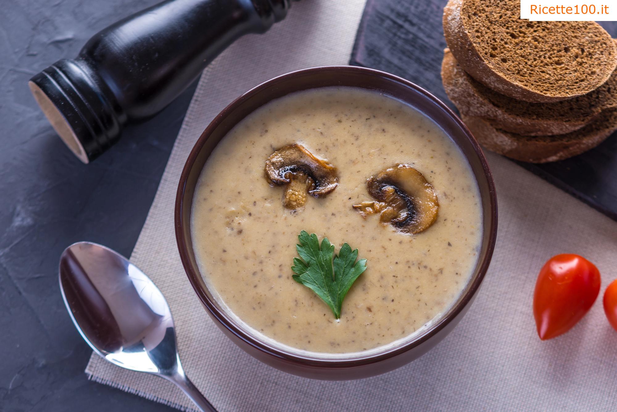 Zuppa di funghi con panna