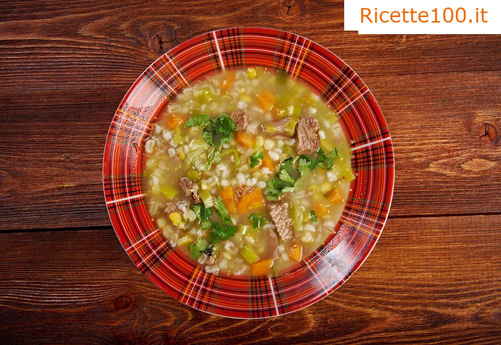Zuppa di orzo con carne affumicata e verdure